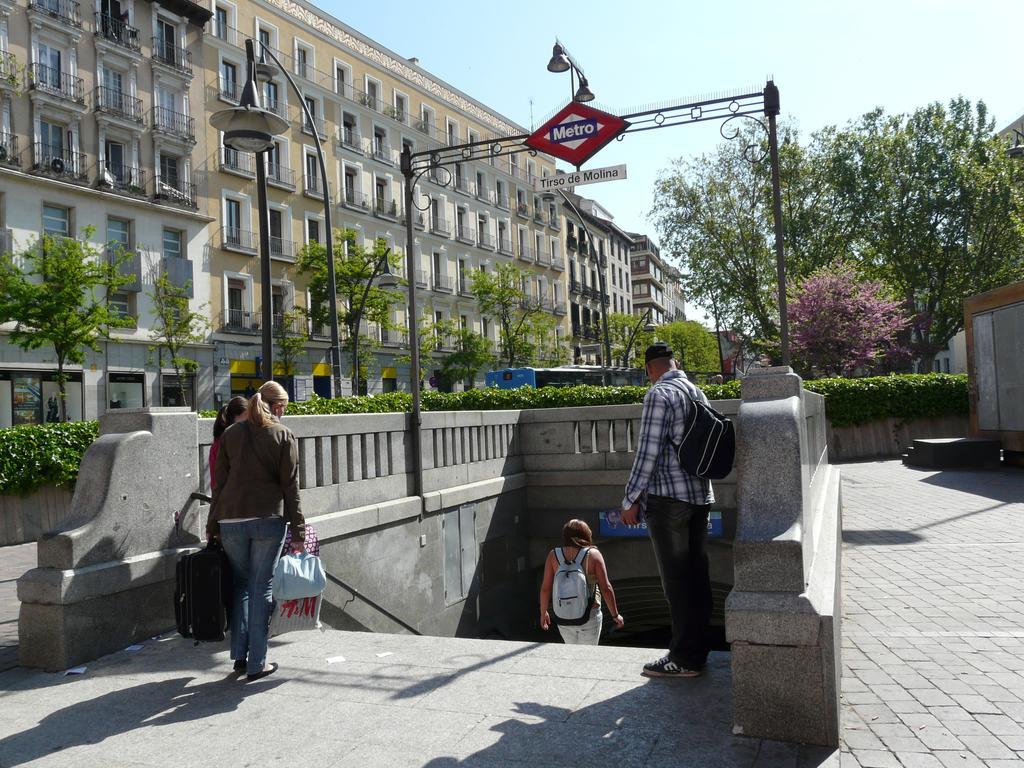 Far Home Plaza Mayor Madrid Kültér fotó